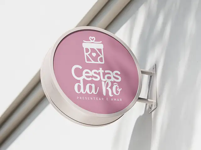 Placa da fachada da Cestas da Rô